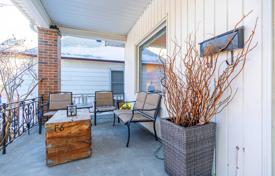 Townhome – East York, Toronto, Ontario,  Canada for C$1,020,000
