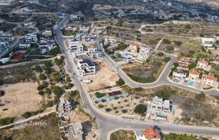 Land plot 697 m² in Germasogeia for 580,000 €