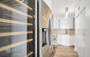 2-bedroom apartments in condo 129 m² in Miami Beach for $975,000