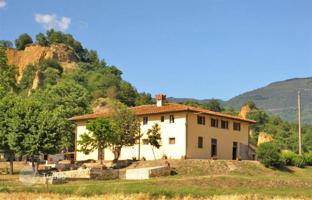 6-bedroom villa 2,100 m² in Arezzo for 1,250,000 €