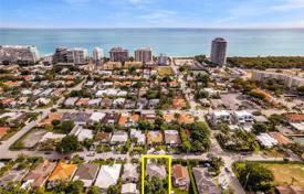 Townhome – Surfside, Florida, USA for $2,195,000