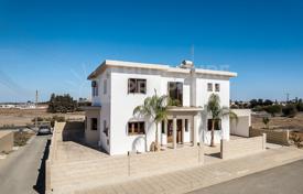 Extraordinary 4-bedroom Villa, with Title Deeds for Land & Country Views located in the quiet residential village of Frenaros for 350,000 €