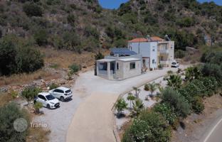 Land plot 3,894 m² in Chania for 250,000 €