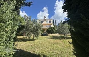 4-bedroom cottage 307 m² in Herceg Novi city for 590,000 €
