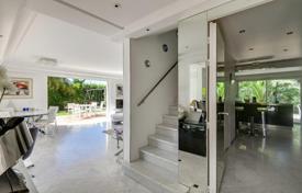 Сlose to beach Keller — Pool — Garden. Price on request