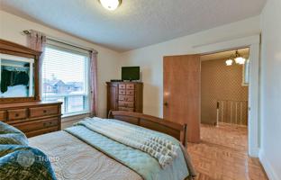 2-bedroom townhouse in Dupont Street for C$1,649,000