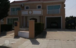 4-bedroom villa 350 m² in Paralimni for 575,000 €