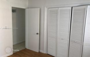 3-bedroom apartments in condo 128 m² in Hallandale Beach for $374,000