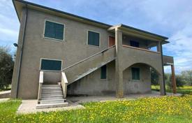 Two-storey villa with a garden, a garage and an olive grove in Castagneto Carducci, Tuscany, Italy for 700,000 €