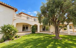 3-bedroom villa 42 m² in La Roquette-sur-Siagne for 1,090,000 €