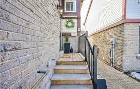 Terraced house – Etobicoke, Toronto, Ontario,  Canada for C$1,462,000