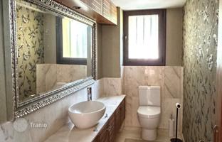 7-bedroom cottage 818 m² in Mouttagiaka for 3,500,000 €