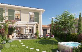 11 new villas in residential complex in Cogolin for From 483,000 €