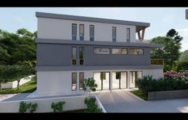 Building land SALE OF CONSTRUCTION LAND WITH APPROVED PROJECT FOR LUXURY HOUSE WITH POOL for 185,000 €