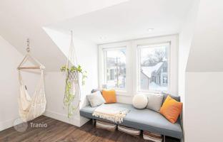 5-bedroom townhouse in Lansdowne Avenue for C$1,588,000