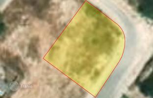 Land plot 715 m² in Mouttagiaka for 420,000 €
