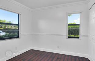 2-bedroom apartments in condo 75 m² in Pembroke Pines for $300,000