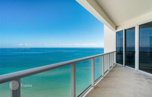3-bedroom apartments in condo 214 m² in Collins Avenue for $2,989,000