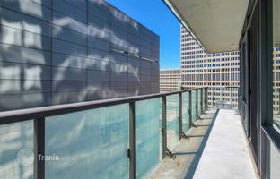 2-bedroom apartment in Bay Street for C$1,320,000