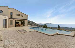 6-bedroom villa in Carqueiranne for 1,995,000 €