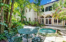 Cozy cottage with a backyard, a garden, a terrace and a garage, Coral Gables, USA for $2,450,000