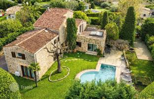 5-bedroom villa in Le Rouret for 1,399,000 €