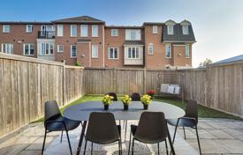 Terraced house – Scarborough, Toronto, Ontario,  Canada for C$1,426,000