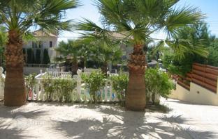 4-bedroom cottage 180 m² in Mouttagiaka for 2,500,000 €