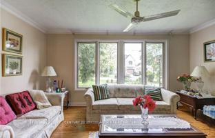 9-bedroom house in Etobicoke for C$1,811,000