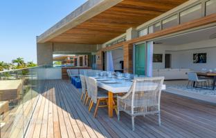Penthouse 486 m² in Black River for $3,500,000
