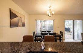 Townhome – Coral Springs, Florida, USA for $498,000