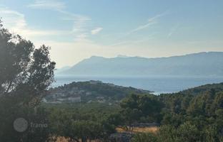 Farm 18,000 m² in Split-Dalmatia County for 720,000 €
