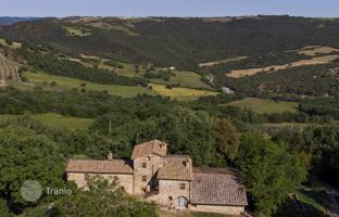 4-bedroom villa 220 m² in Siena for 900,000 €