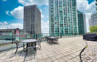 4-bedroom apartment in Yonge Street for C$855,000