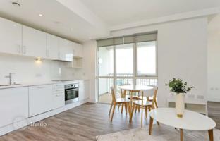 Spacious apartment in a new residence with a garden, Canning Town, London, UK for £645,000