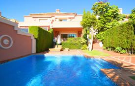 Cosy townhouse with a terrace, a pool and sea views, Marbella, Andalusia, Spain for 1,295,000 €