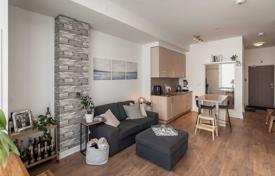 Apartment – Bathurst Street, Toronto, Ontario,  Canada for C$896,000