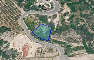 Land plot 927 m² in Tala for 360,000 €
