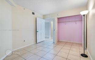 3-bedroom apartments in condo 116 m² in Pembroke Pines for $355,000