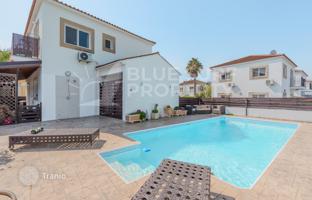 3-bedroom villa in Frenaros for 355,000 €