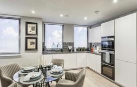 One-bedroom apartment in a new residence, near a railway station, London, UK for £398,000