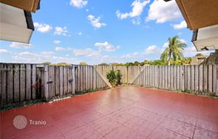 2-bedroom house 115 m² in West Palm Beach for $310,000