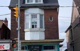 Townhome – Dufferin Street, Toronto, Ontario,  Canada for C$1,617,000