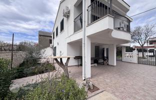 3-bedroom house 175 m² in Zadar County for 390,000 €
