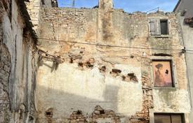 ISTRIA, VODNJAN — Stone ruined house in the heart of Vodnjan for 60,000 €