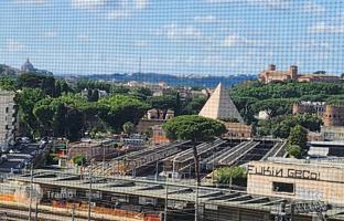 Three-bedroom apartment near the metro in the center of Rome, Lazio, Italy for 385,000 €