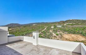 Two-bedroom apartment with a large solarium and sea views in Tijoco Bajo, Tenerife, Spain for 285,000 €