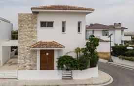 Villa in Dromolaxia for 370,000 €