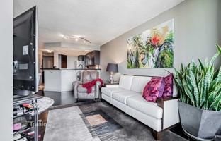 6-bedroom apartment in Maitland Place for C$993,000