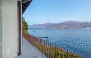 6-bedroom villa in Lake Como. Price on request